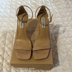 Steve Madden Shaye Natural Size 8.5 EUC